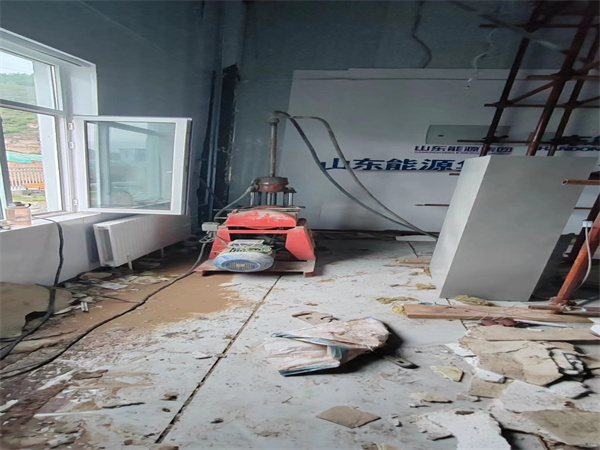 马尔康地基基础下沉墙体裂缝加固注浆顶升施工